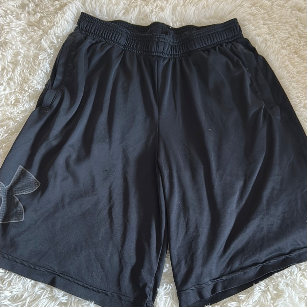 Under Armour Men's Black Athletic Shorts size small